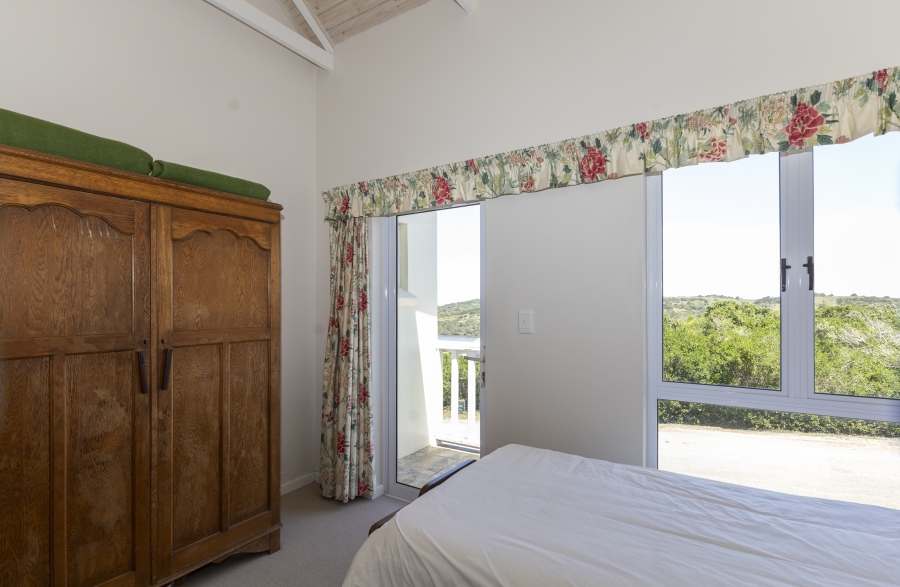 5 Bedroom Property for Sale in Kleinemonde Eastern Cape